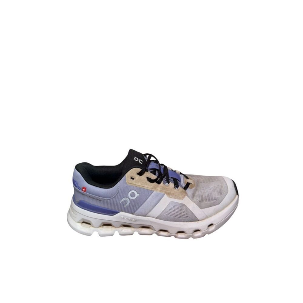 Women’s on cloud running athletics shoes size 9.5 purple